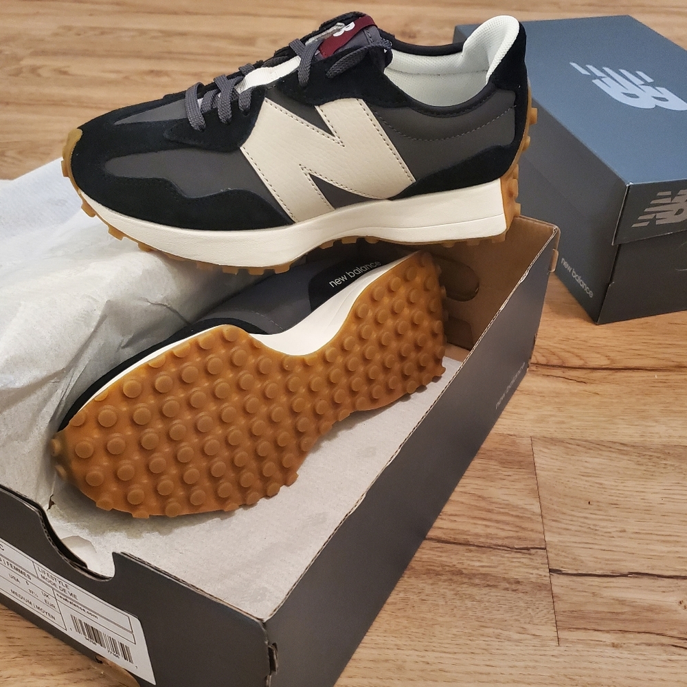 New Balance 327